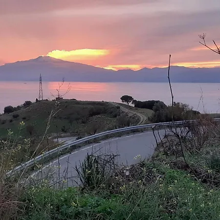 Apartment Al Minatore Appartamento Panoramico Tra Mare E Montagna Con Parcheggio Gratuito